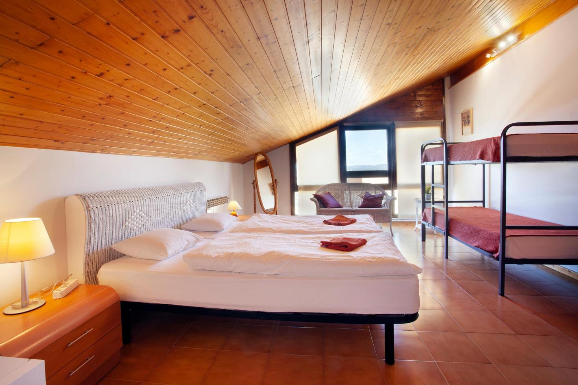 Aaccent Montblanc - Prenafeta Hotel Bagian luar foto