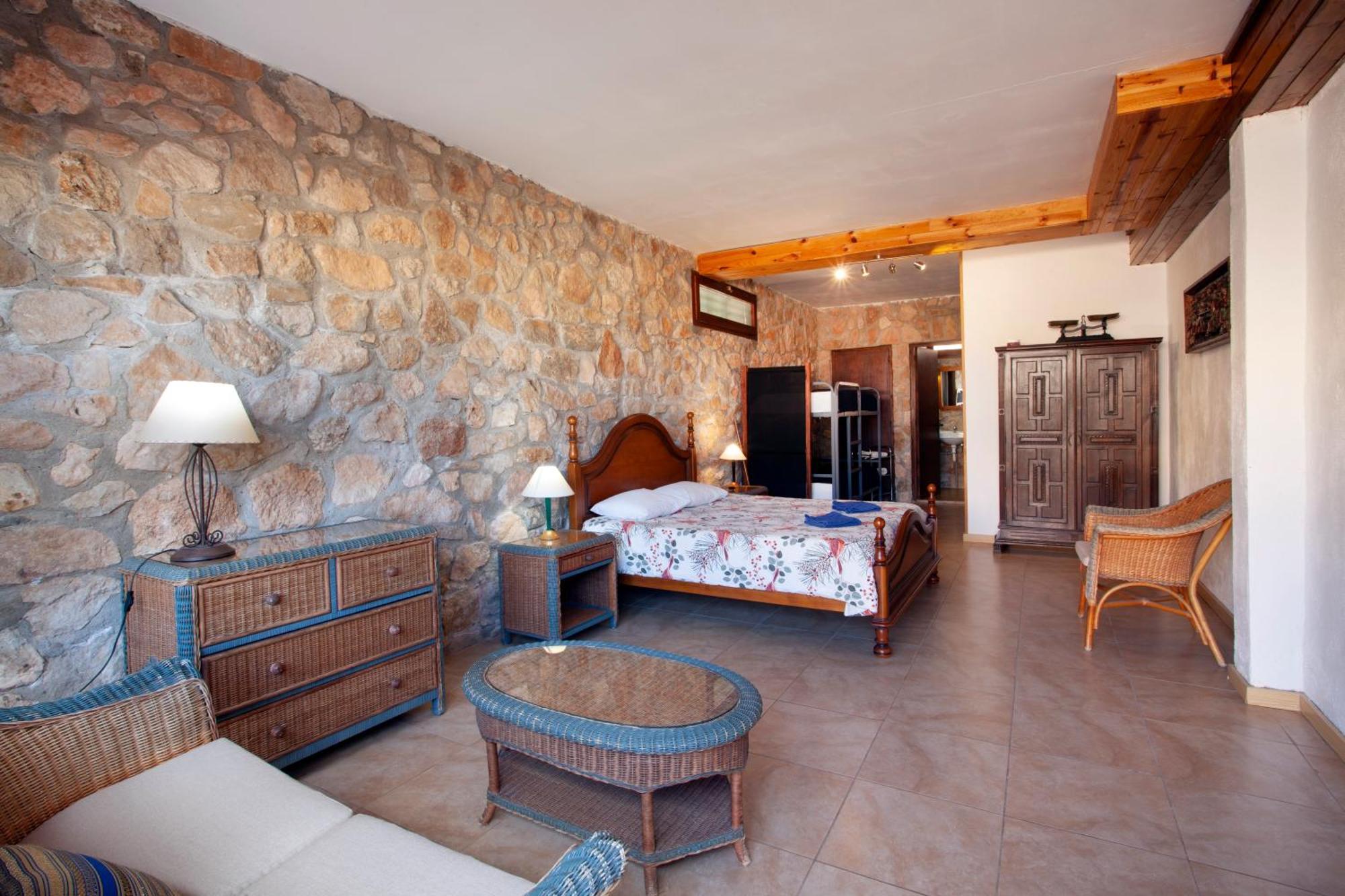 Aaccent Montblanc - Prenafeta Hotel Bagian luar foto